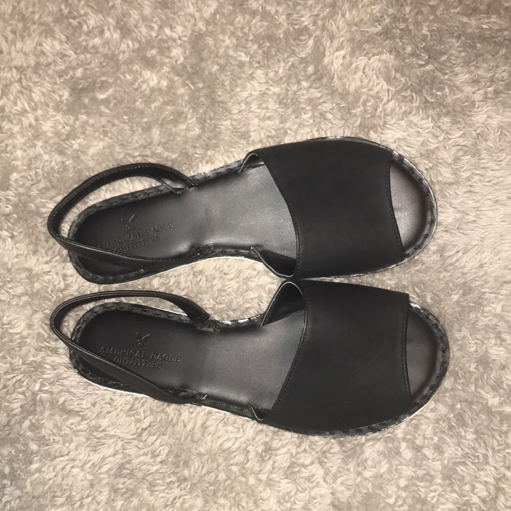 CUTE  BLACK SANDALS